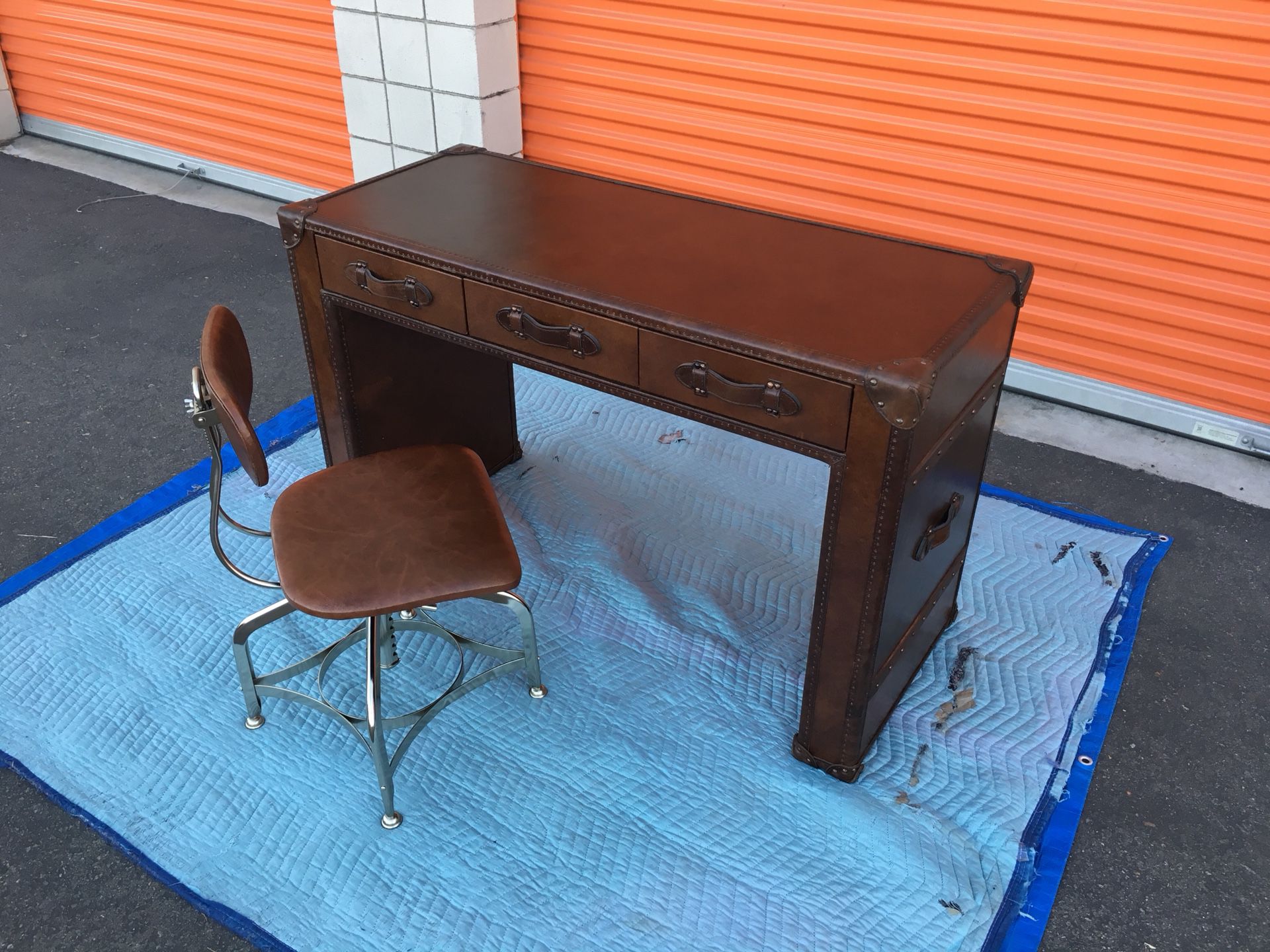 Restoration Hardware, Mayfair Steamer Trunk 3-Drawer Desk with Chair for  Sale in San Diego, CA - OfferUp