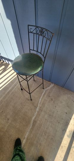 Set Of 2 Barstools.