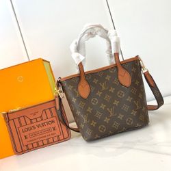 LOUIS VUITTON new bag, paired with a brand new shoulder strap, versatile for daily use, can be carried by hand, single shoulder or crossbody