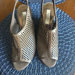 Simply Vera Wang Brown Tan Wedge Heels Shoes. Size 7’/ 7.5