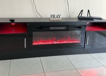 Tv Stand + Roku Tv 65”