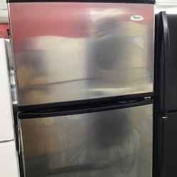 Whirlpool 16 Cu Ft Top And Bottom Black And Stainless Steel Fridge. 1 year Warranty 