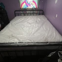 It Either Full Size Or King Size Bed Set 