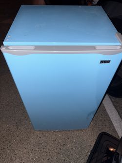 RCA Refrigerator With Freezer 