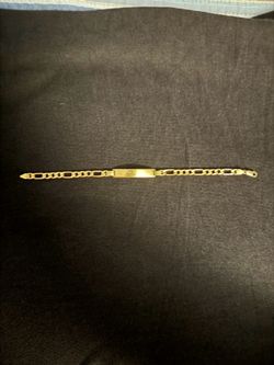 10k Gold figaro link name bracelet / esclava 8.3 grams