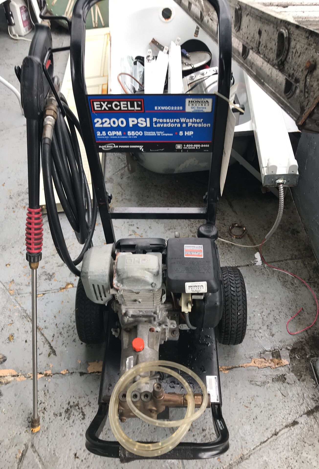 Ex- cell pressure washer 2200 psi. 2.5 GPM HONDA Engine 5hp
