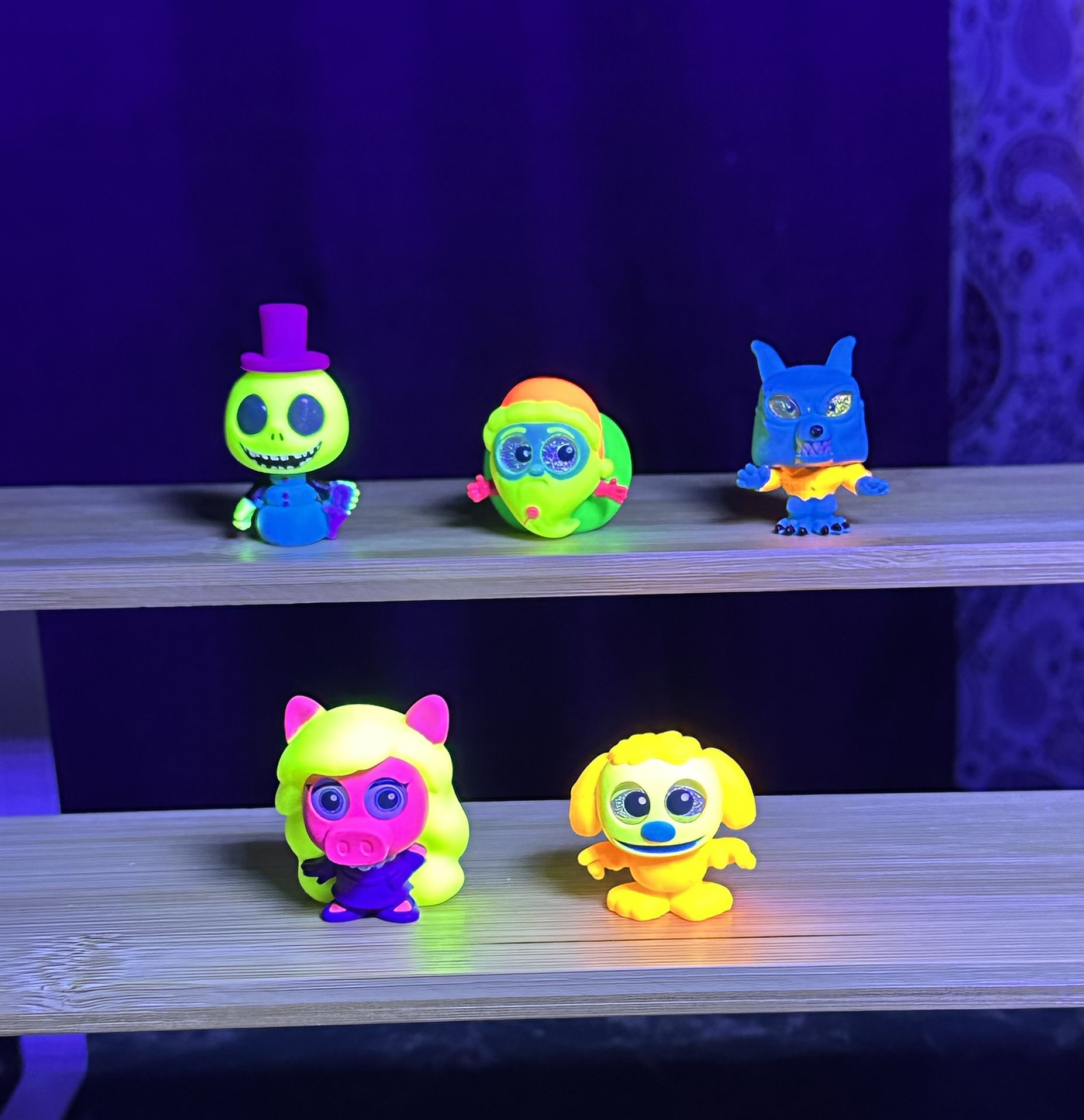 Black light Doorables