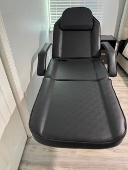 Adjustable Facial Bed