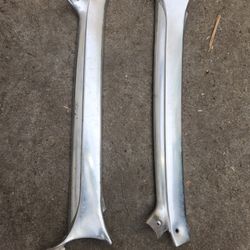 Impala Pillar Moldings..original..100$..