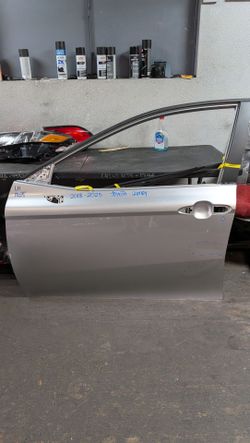 2018-2019-2020-2021-2022-2023- 2024-2025 TOYOTA CAMRY LEFT FRONT DOOR OEM USED #10510