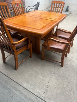 Dining set