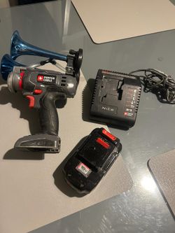 TALADRO MARCA PORTERCABLE CONVERTIDO A CORNETA DE CAMIÓN INCLUYE PILA Y CARGADOR