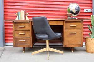 Photo Mid century wood walnut tanker desk office chair vintage table