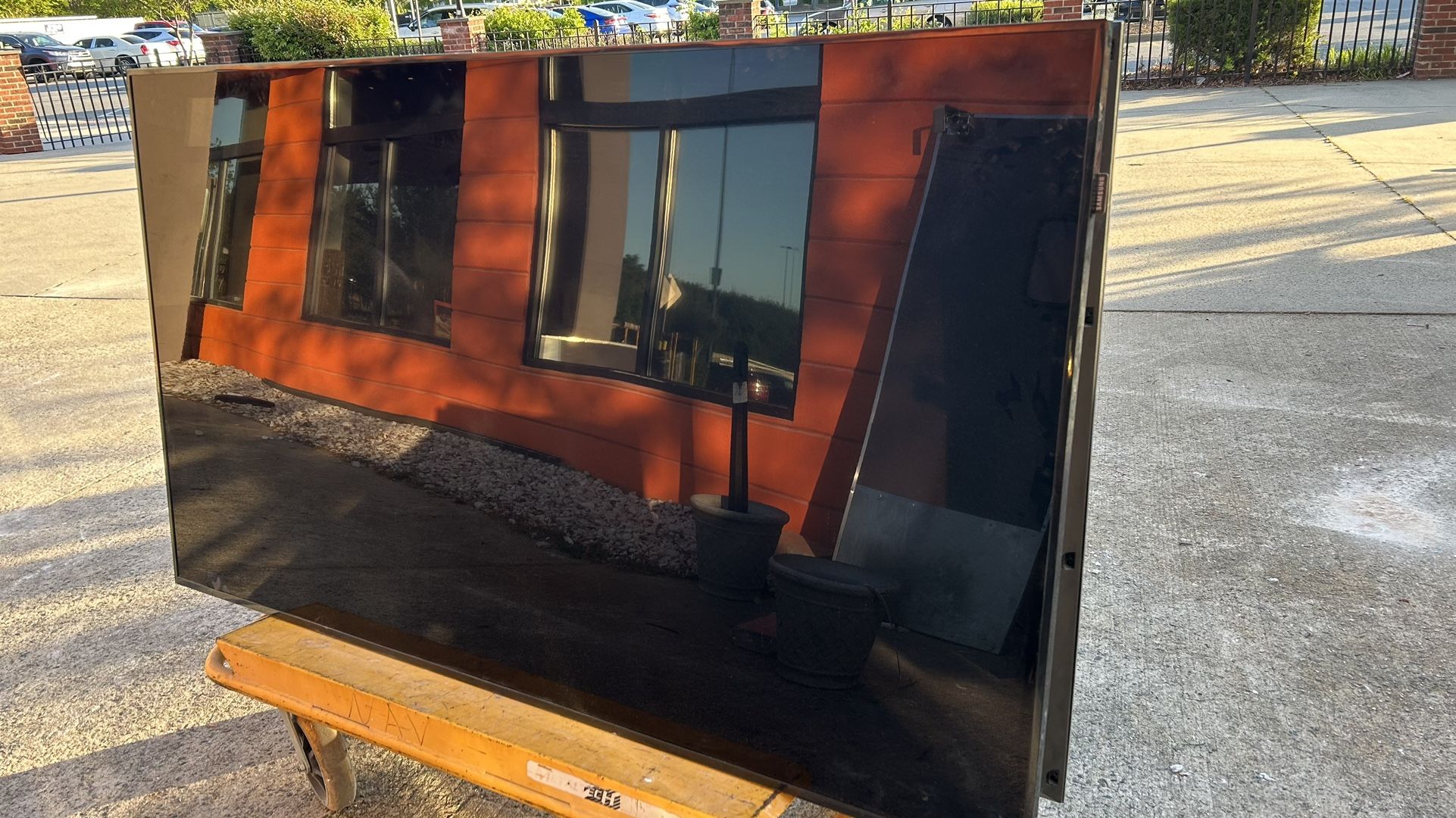 75 inch TV Samsung