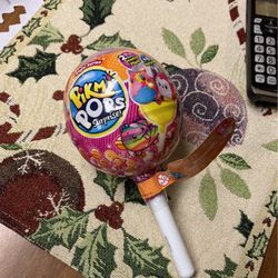 Pikmi Pops Surprises  2 Sweet Scented Plush + 4 Suprises