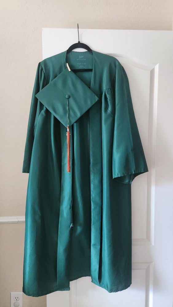 Green Graduation Gown With Cap And Tassel, Jostens