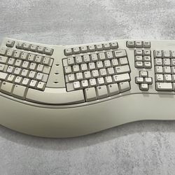 Vintage Microsoft KU-0045 X06-19331 Natural Keyboard Elite Ergonomic ps2 White