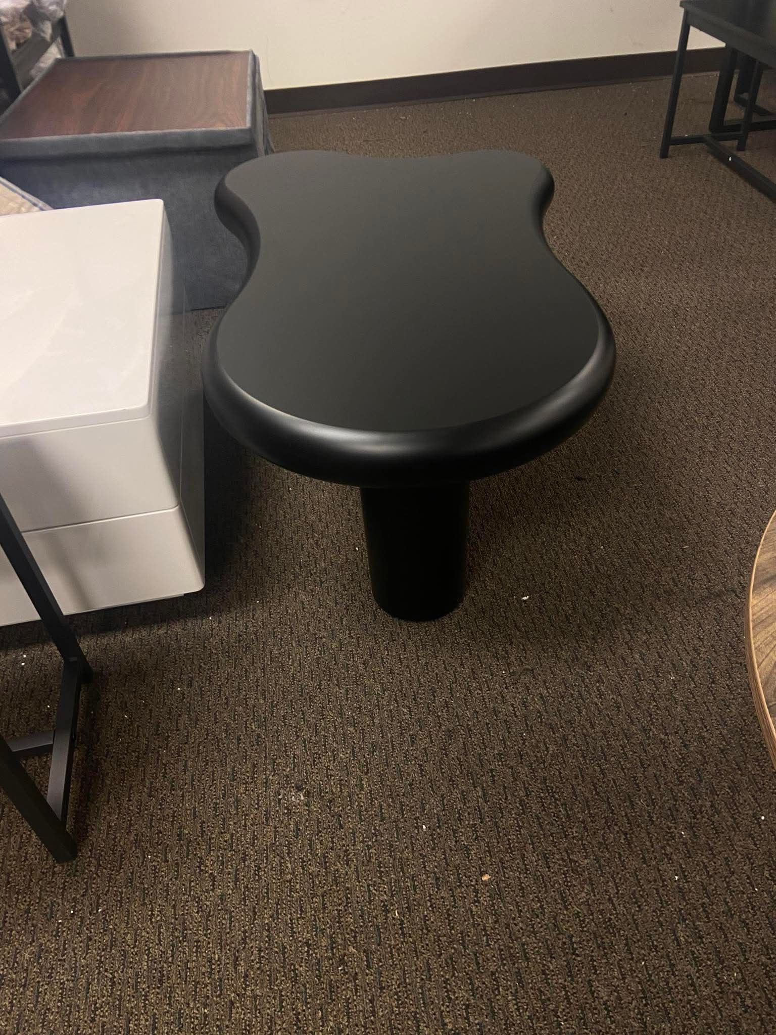 Modern / Contemporary Onyx Black Finish Coffee Table