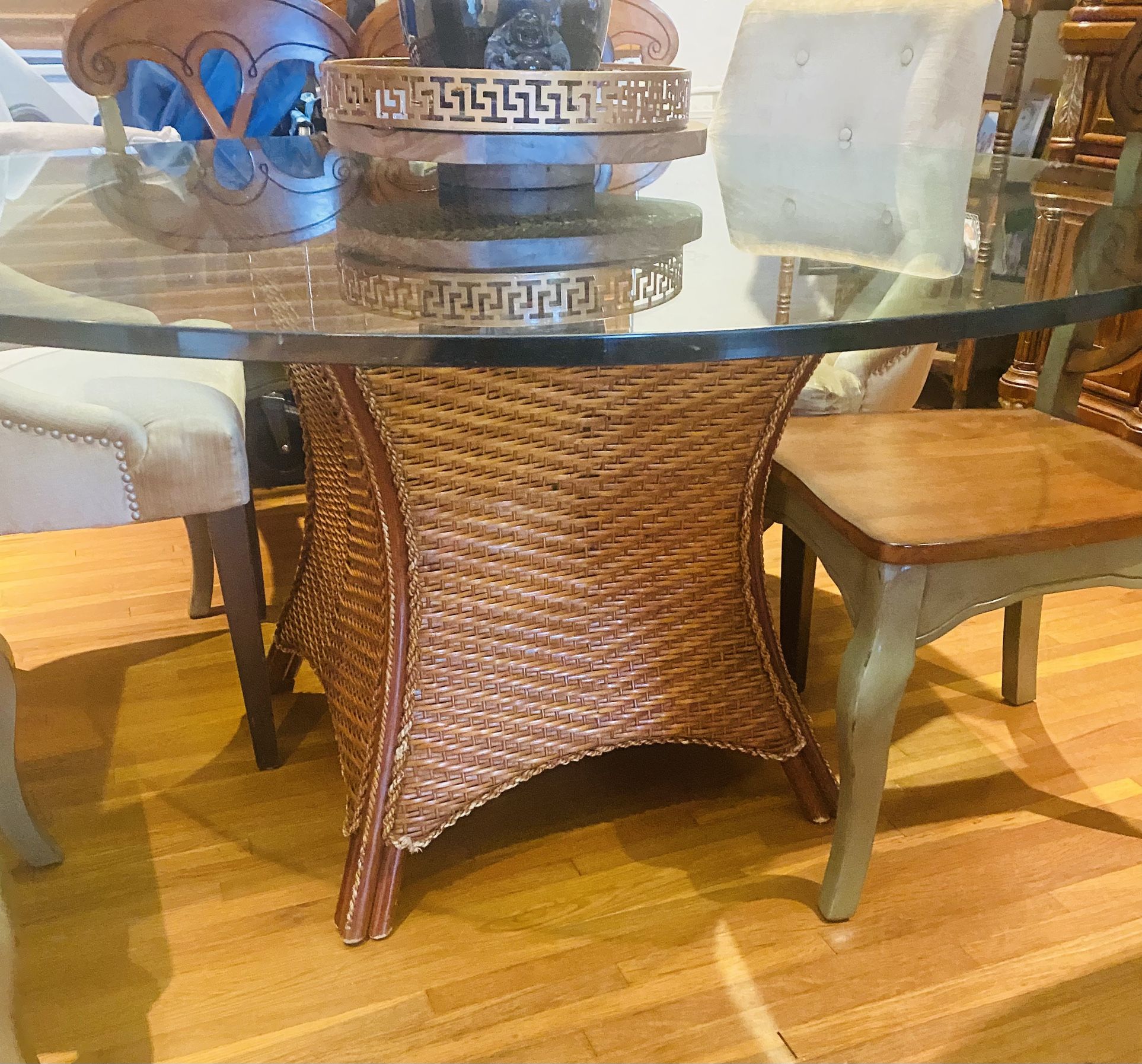 Tommy Bahamas Dining Room Table With Glass Top