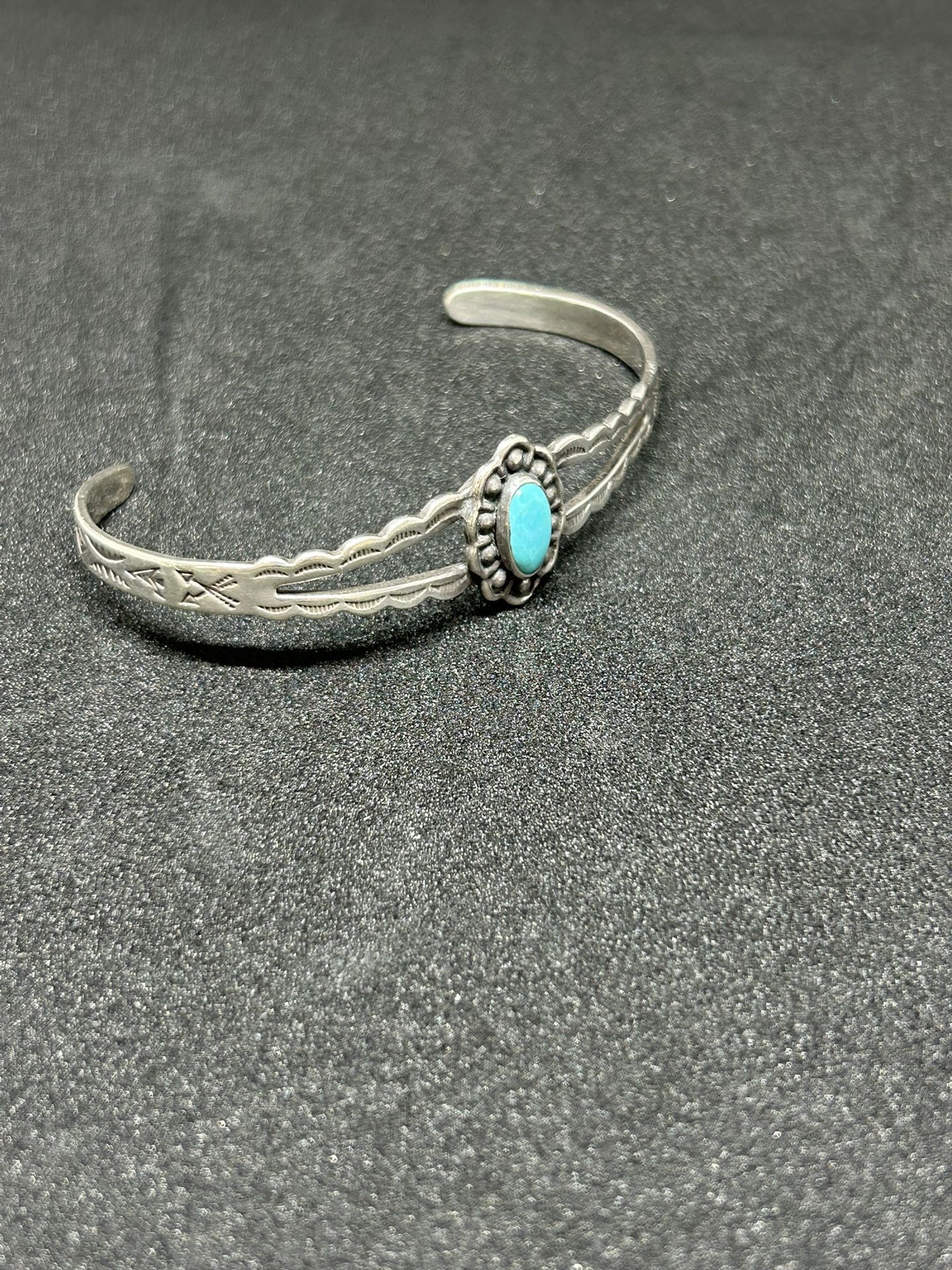 Vintage Southwestern Turquoise Sterling Silver Bracelet Cuff 8G