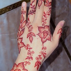 Mehndi (henna) 