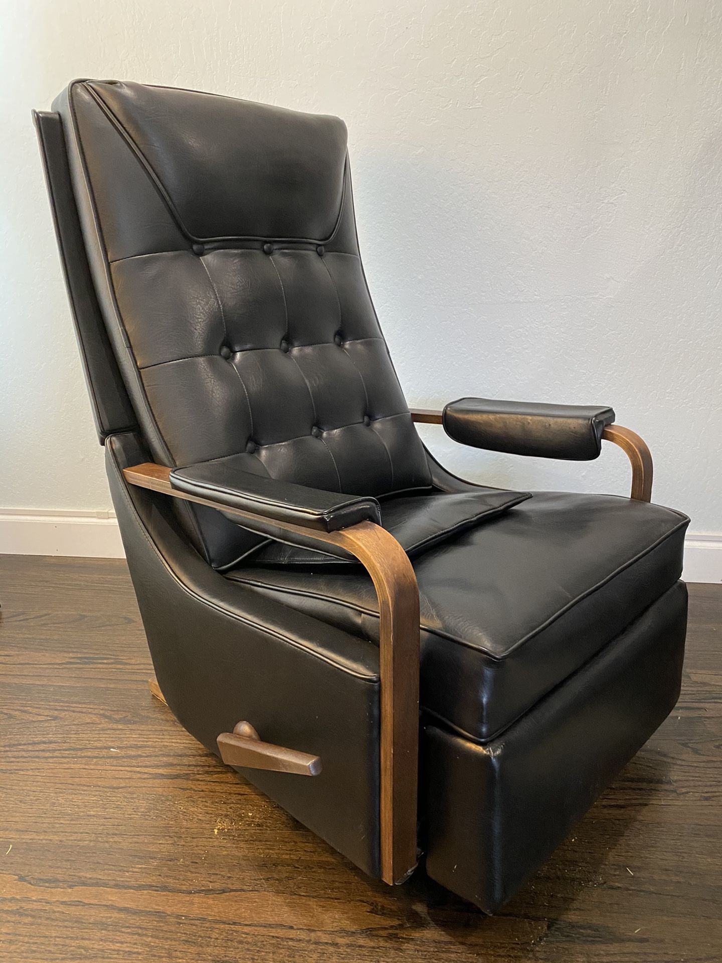 Mid Century Modern Vintage La-Z-Boy Recliner