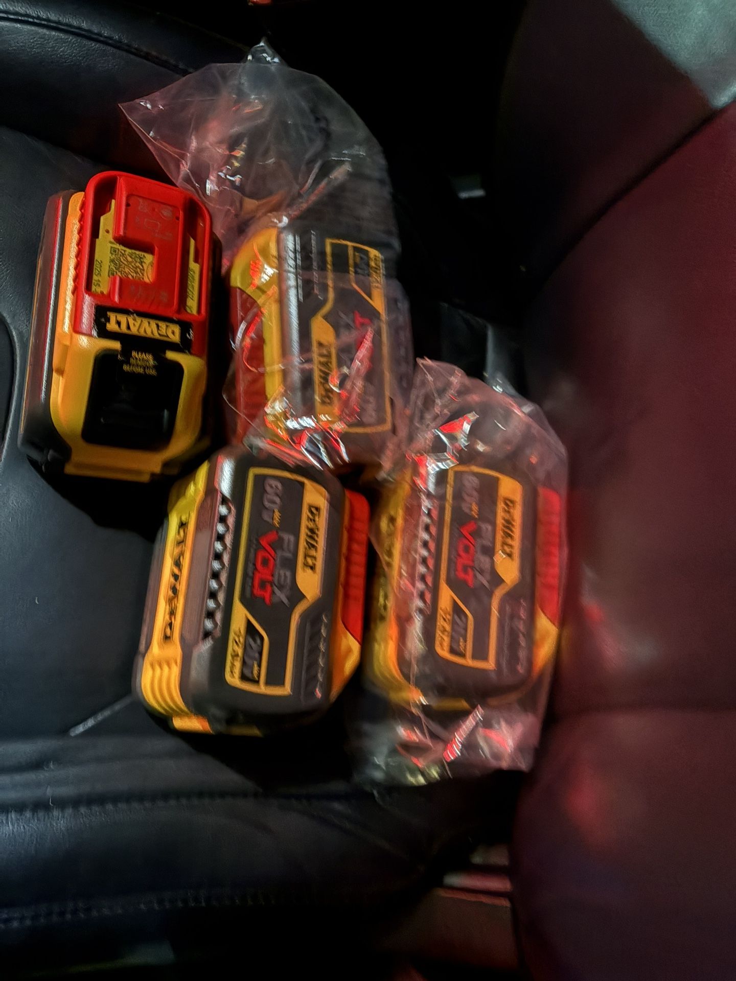 4 Dewalt 12.0 Batteries 500