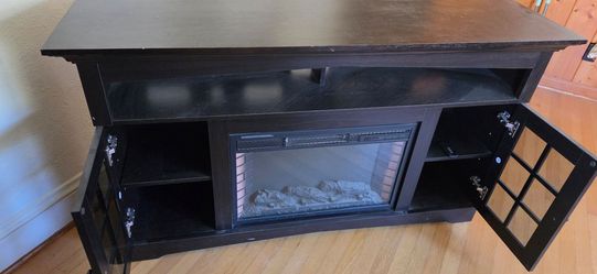 Entertainment fireplace- does work