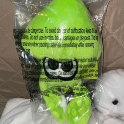 Small Green Splatoon Plushy And Chiko Plushy/ Peluche Chico De Splatoon Verde Y De Chiko (detalles en Foto/ Details In Photos) (12 For 2/ 12 Para 2)