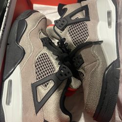 Jordan 4 Taupe Haze 