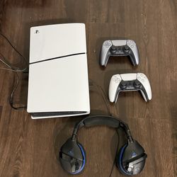 PS5 w/2 Controllers And Wireless Headset 