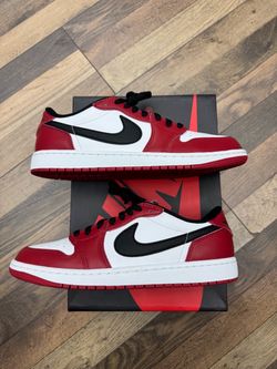 Jordan 1 Low Chicago Sz 9