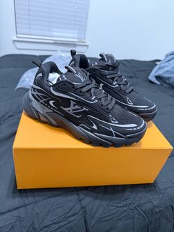 Louis Vuitton Runner Tatic Sneakers Size 9m