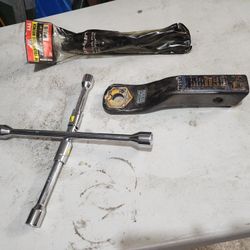 Reese 2" Hitch And Folding Lug Wrench