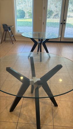 2 Modern Round Glass Dinning Tables