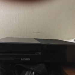 XBOX ONE W/ Accessories 