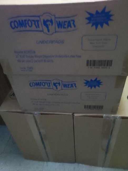 BRAND NEW NEVER USED WEE WEE PADS SIZE 23 BY 36