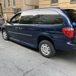 2005 Dodge Caravan