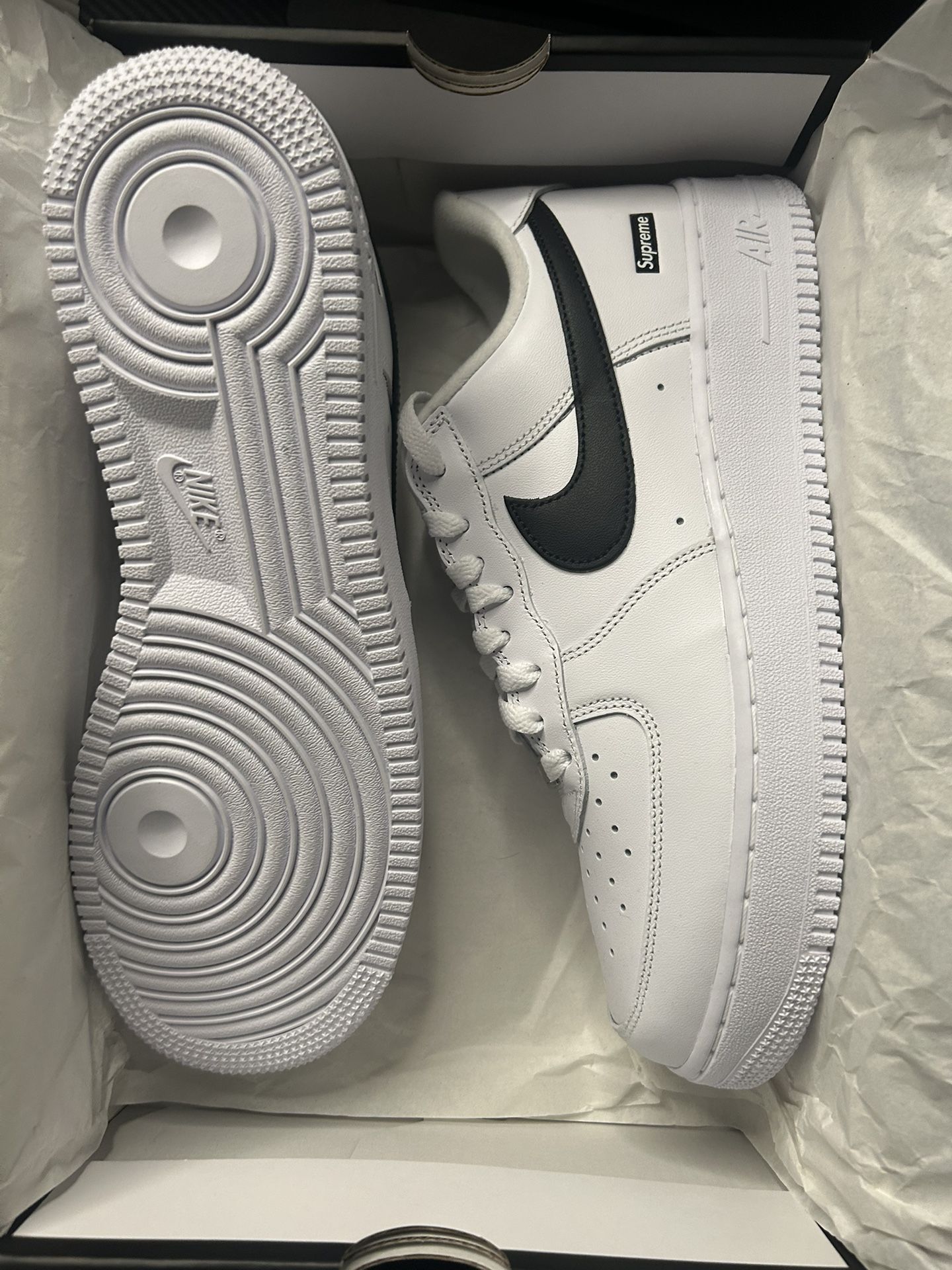 Nike Supreme Air Force 1 Low White Black Size 10 New
