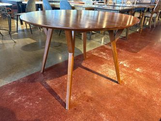 44″ Round Dining Table in Acorn