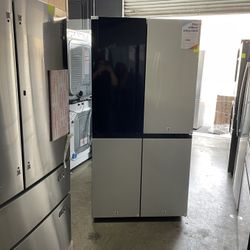 Samsung - Bespoke 29 cu. ft. 4-Door Flex French Door Smart Refrigerator with Beverage Zone, White Glass