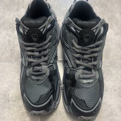 (SEND OFFERS) Balenciaga Runners