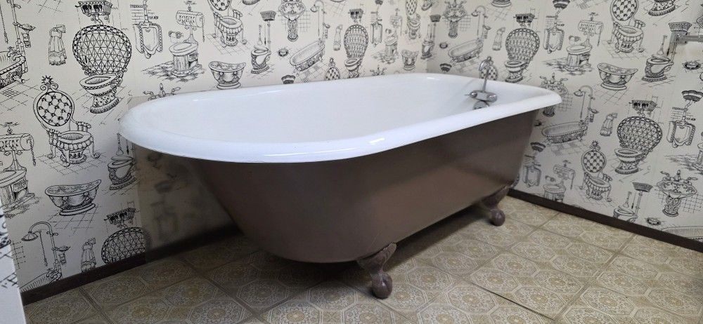 Soaking Tub.