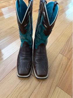 Ariat