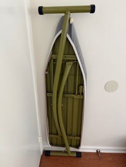 1970s Proctor-Silex perforated steel ironing board in avocado green - model 62021 10 72