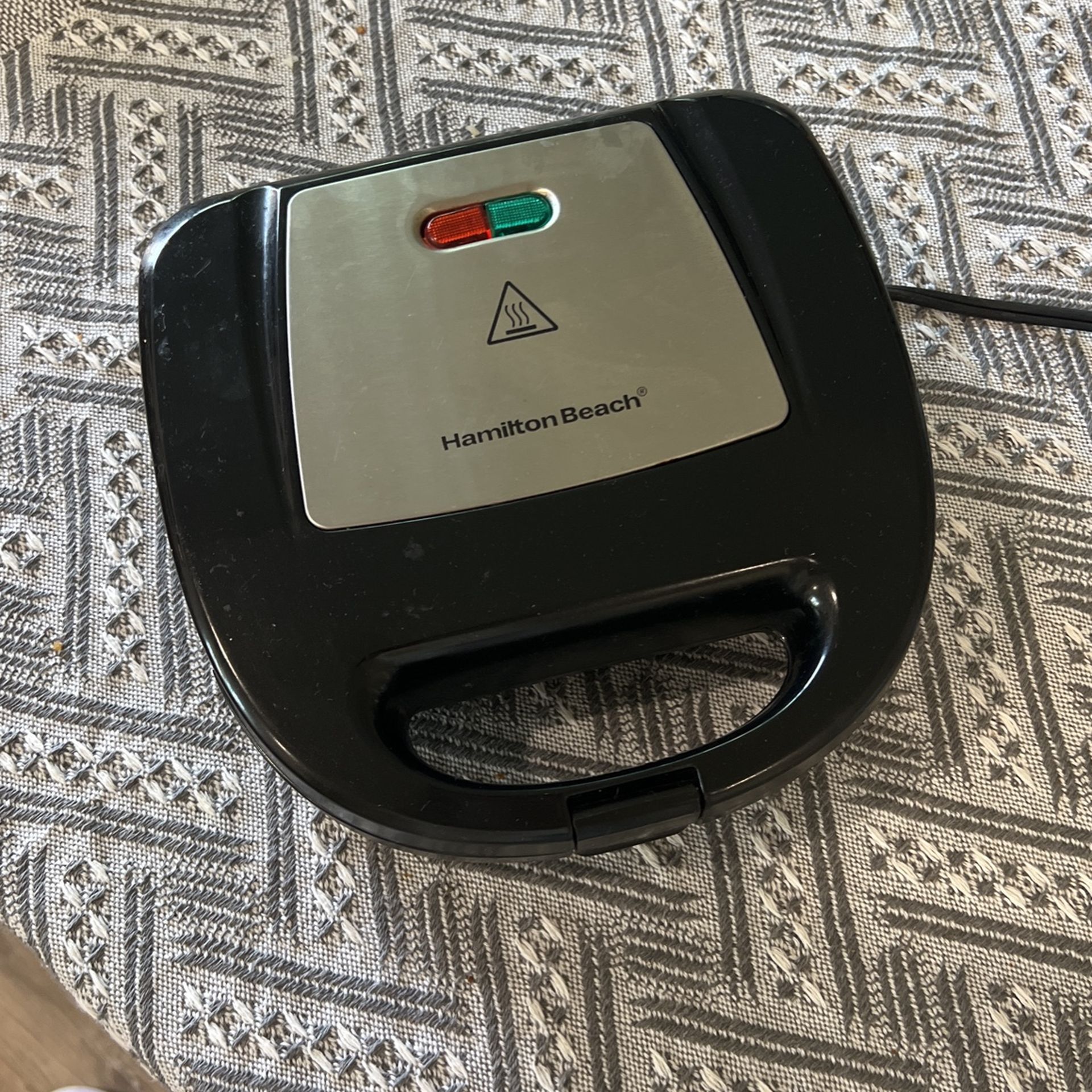 Hamilton Beach Electric Sealed Sandwich Maker Grill with PFAS-Free Nonstick Plates