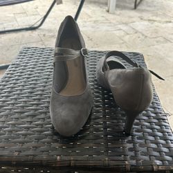Ladies Size 10 Shoes 