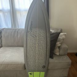 Stretch Surfboard 5’6 28 Liters