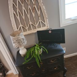 BEAUTIFUL SOLID WOOD side Table