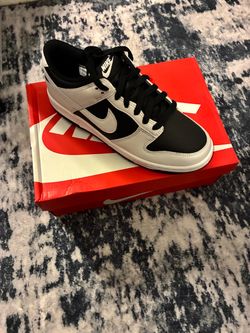 Nike Dunks ( 7y/Womens 8.5) Brandnew